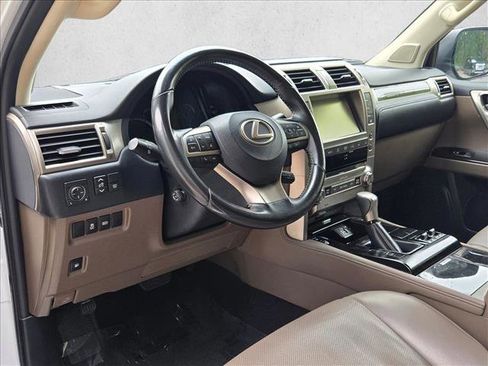 Used 2021 Lexus GX 460 w/ Accessory Package AWD/4WD image 10