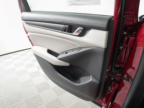 Used 2021 Honda Accord Touring image 14