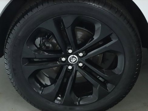 Used 2025 Jaguar F-PACE R-Dynamic S image 40