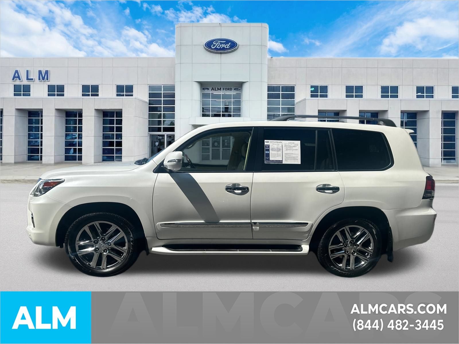 Used 2015 Lexus LX 570 4WD w/ Luxury Package image 9