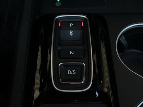 Used 2024 Honda Pilot Touring image 34