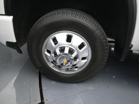 Used 2024 Chevrolet Silverado 3500 High Country w/ High Country Premium Package image 10