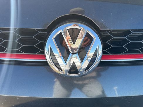 Used 2017 Volkswagen GTI S image 11