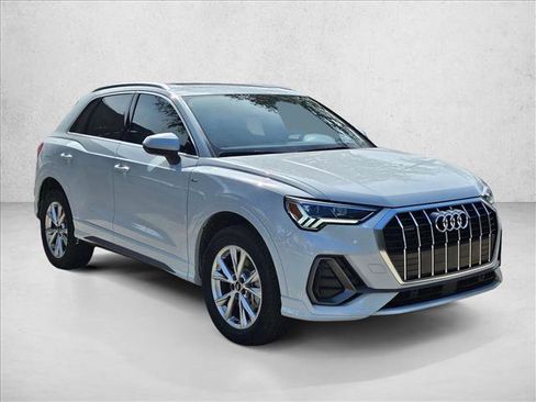 Certified 2025 Audi Q3 2.0T Premium w/ Convenience Package image 6