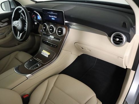 Certified 2022 Mercedes-Benz GLC 300 image 17