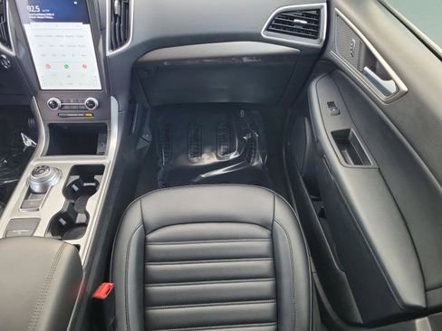 Used 2024 Ford Edge SEL image 14