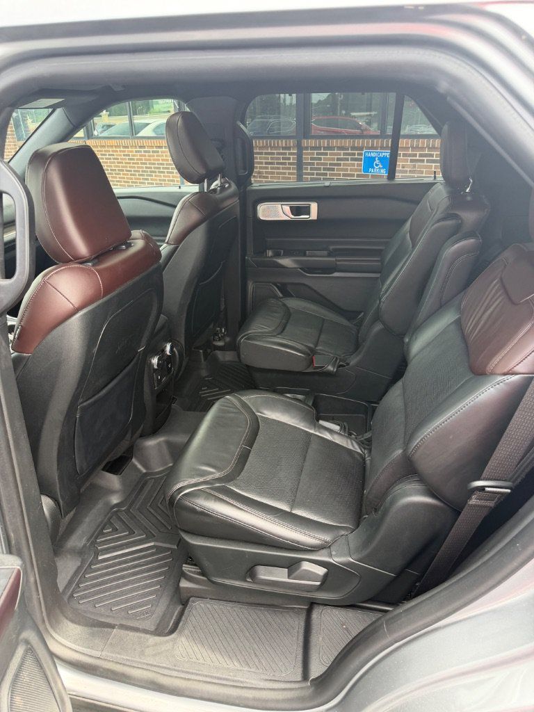 Used 2020 Ford Explorer Platinum w/ Premium Technology Package AWD/4WD image 26