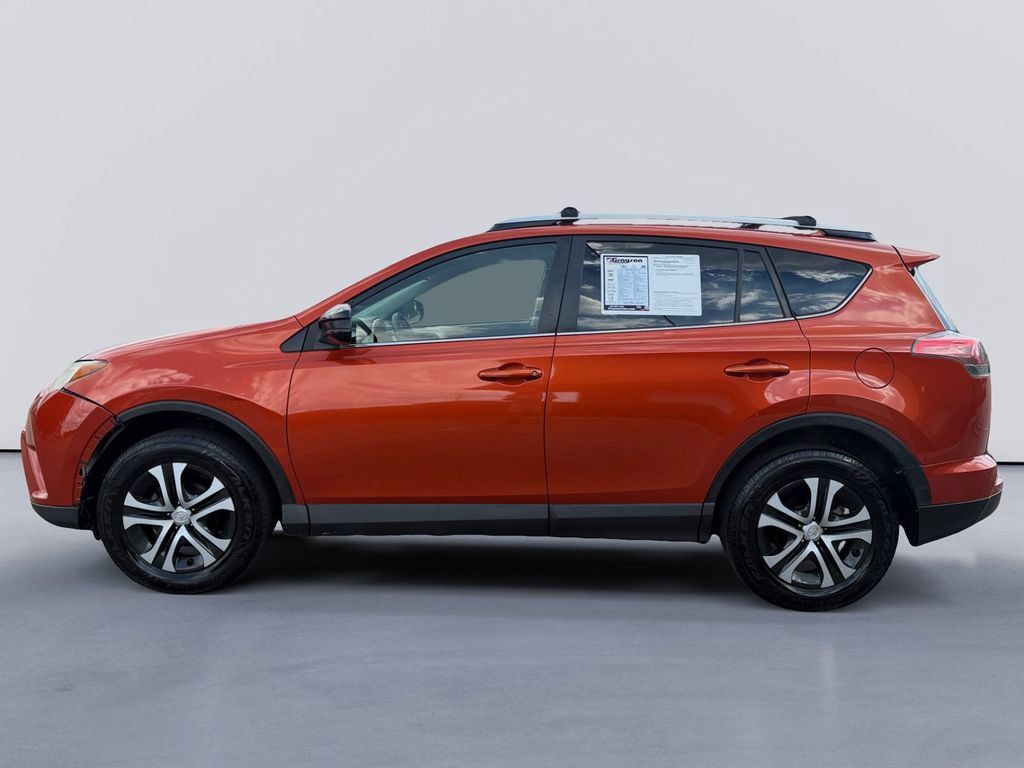 Used 2016 Toyota RAV4 LE AWD/4WD image 6