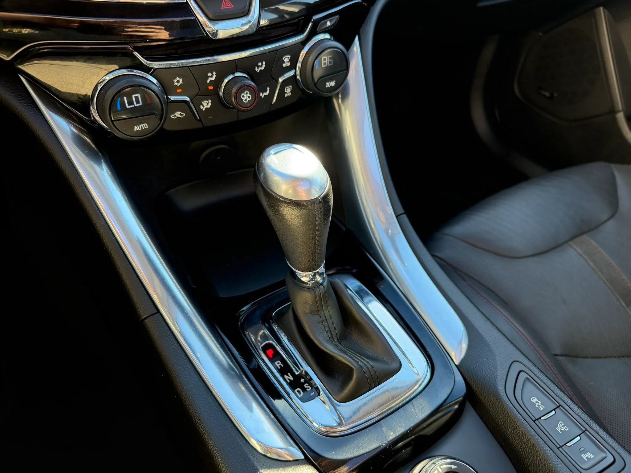 Used 2015 Chevrolet SS RWD image 21