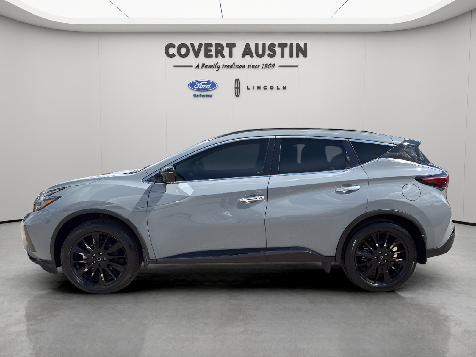 Used 2023 Nissan Murano SV w/ SV Midnight Edition Package FWD image 2