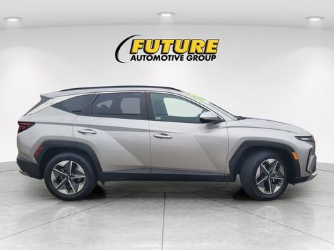 Used 2025 Hyundai Tucson SEL FWD image 3