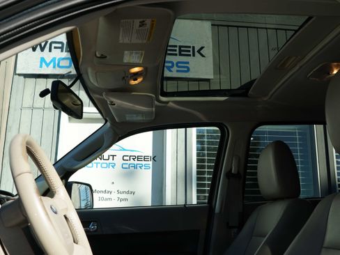 Used 2009 Ford Escape Limited image 39