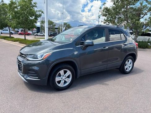 Used 2018 Chevrolet Trax LT w/ LT Convenience Package AWD/4WD image 3