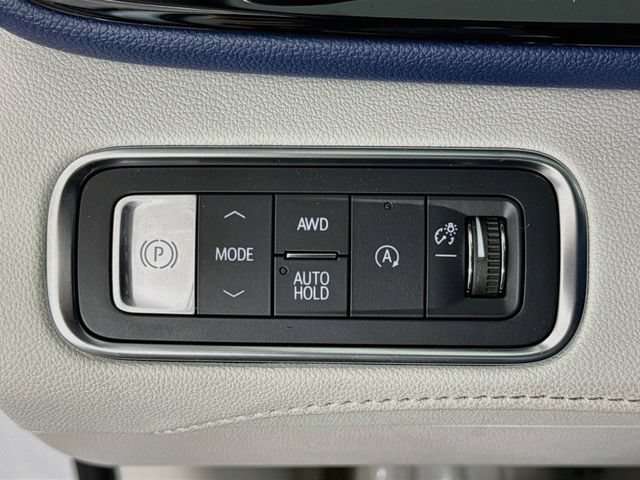 Used 2025 Buick Enclave Avenir w/ Super Cruise Package AWD/4WD image 11
