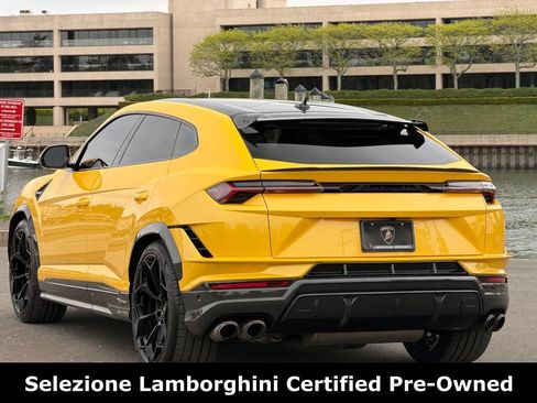 Used 2023 Lamborghini Urus Performante AWD/4WD image 3