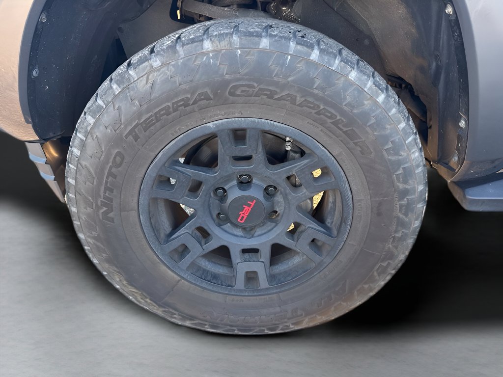 Used 2020 Toyota Tacoma SR5 RWD image 15