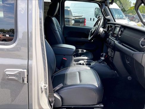 Used 2021 Jeep Wrangler Unlimited Sahara AWD/4WD image 7