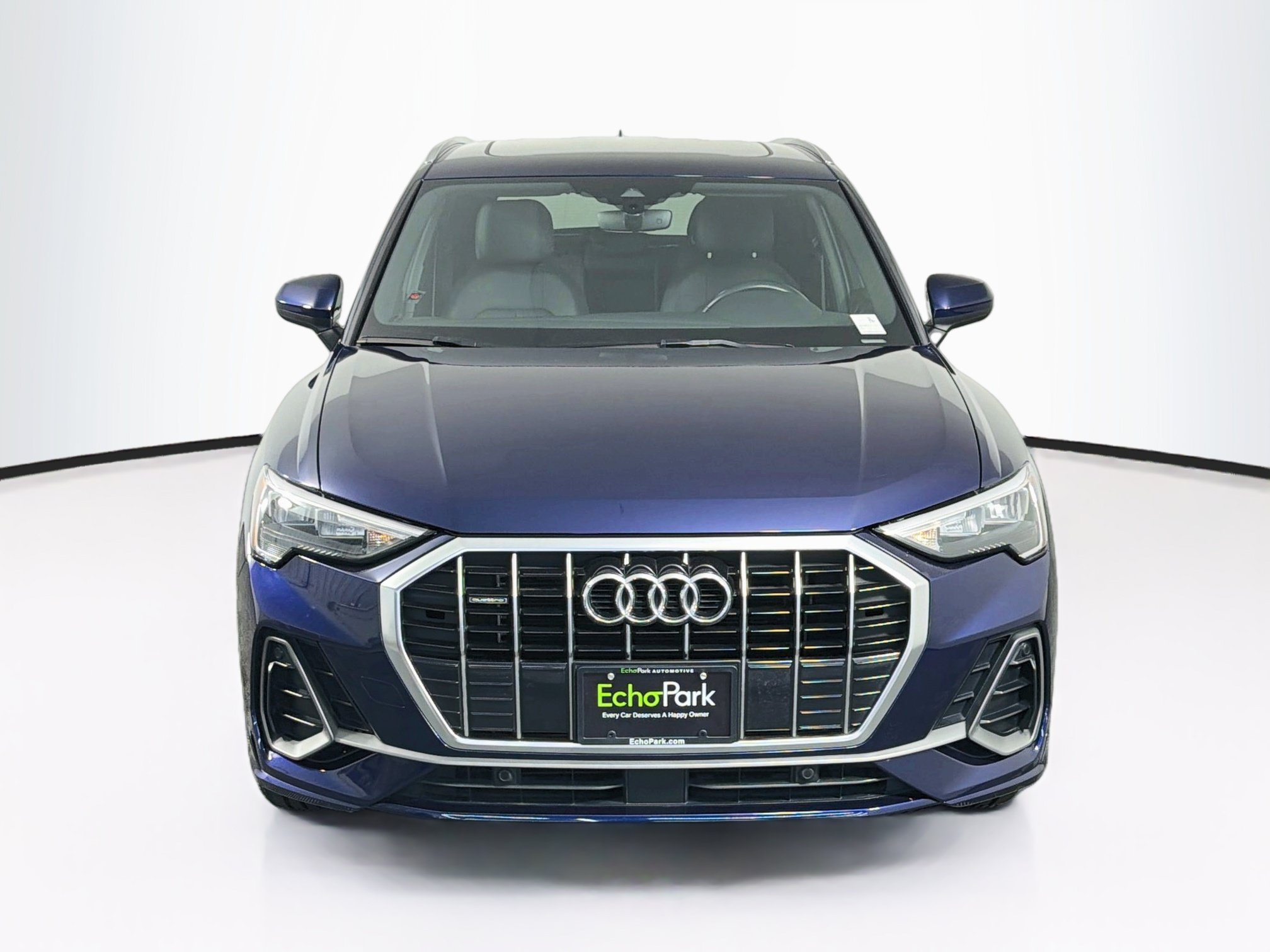 Used 2021 Audi Q3 2.0T Premium w/ Convenience Package AWD/4WD image 2