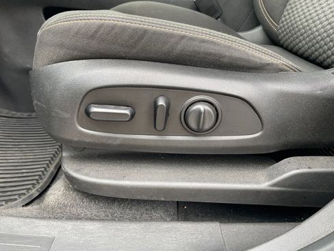 Used 2020 GMC Terrain SLE w/ Driver Convenience Package image 12