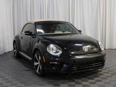 Used 2015 Volkswagen Beetle R-Line image 32