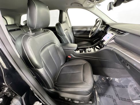 Used 2022 Jeep Grand Cherokee Limited image 26