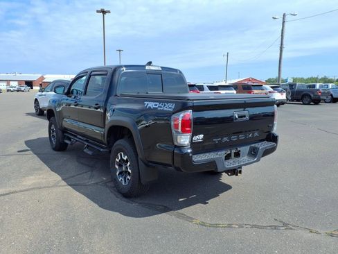 Used 2021 Toyota Tacoma TRD Off-Road w/ TRD Premium Off Road Package image 3