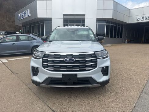 New 2026 Ford Explorer Active w/ Active Comfort Package AWD/4WD image 2