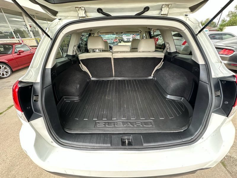 Used 2012 Subaru Outback 2.5i Premium w/ All-Weather Pkg AWD/4WD image 14
