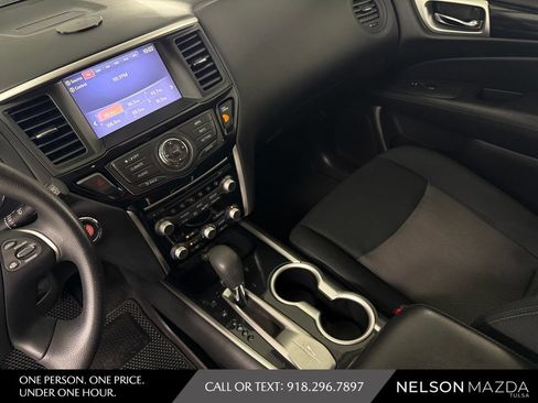 Used 2018 Nissan Pathfinder S FWD image 30