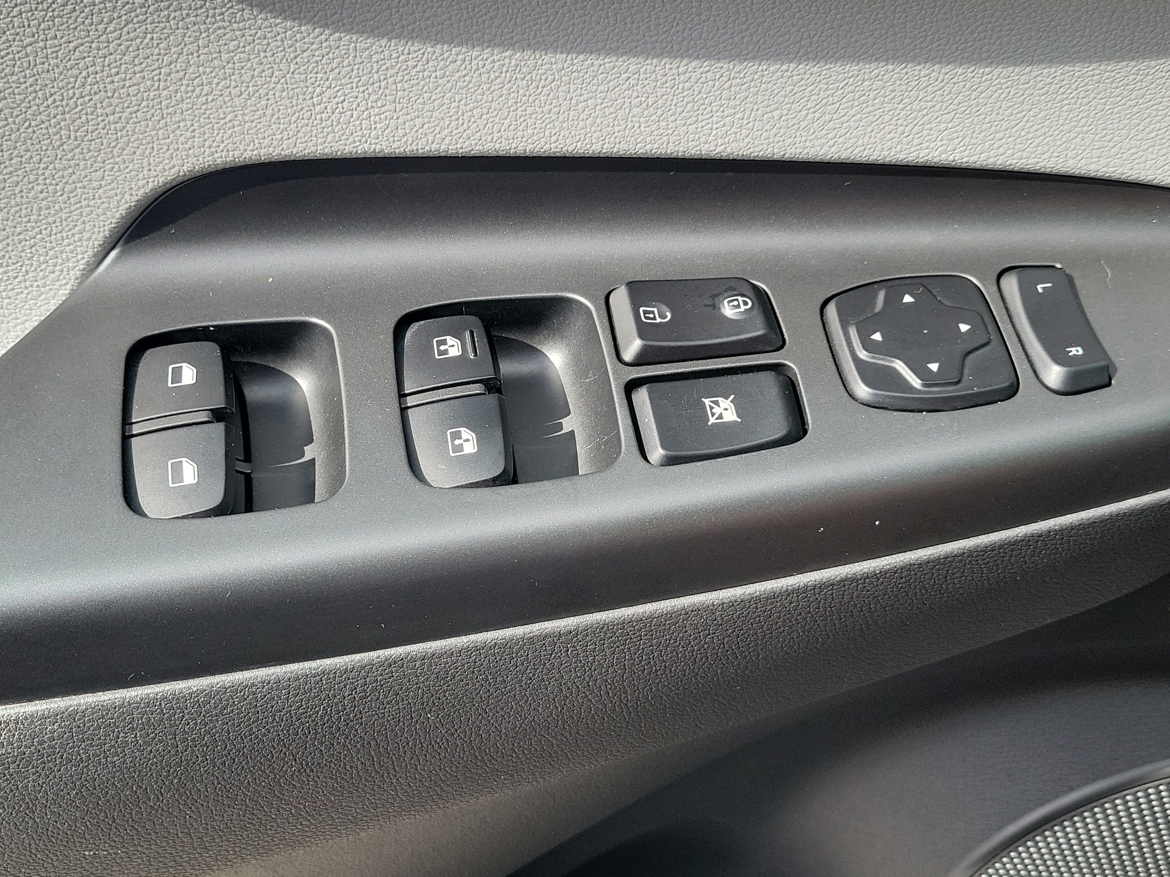 Used 2023 Hyundai Kona SEL FWD image 26