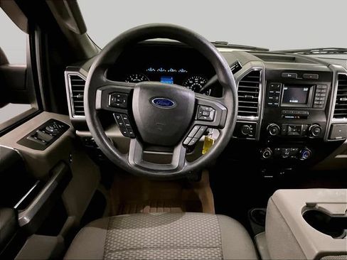 Used 2016 Ford F150 XLT AWD/4WD image 5