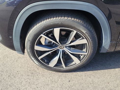 Used 2024 Volkswagen Atlas SEL Premium R-Line AWD/4WD image 39