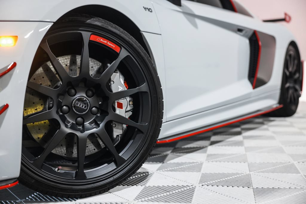 Used 2018 Audi R8 V10 plus w/ Full Leather Package AWD/4WD image 13