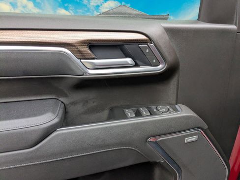 Used 2026 Chevrolet Silverado 1500 LT Trail Boss w/ LT Trail Boss Premium Package AWD/4WD image 7