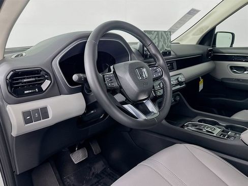 New 2025 Honda Pilot EX-L image 14