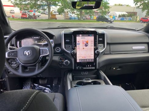 New 2026 RAM 1500 Big Horn AWD/4WD image 15