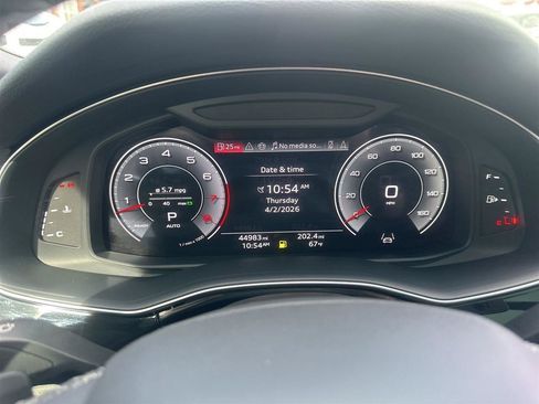 Used 2025 Audi Q7 3.0T Premium Plus AWD/4WD image 23