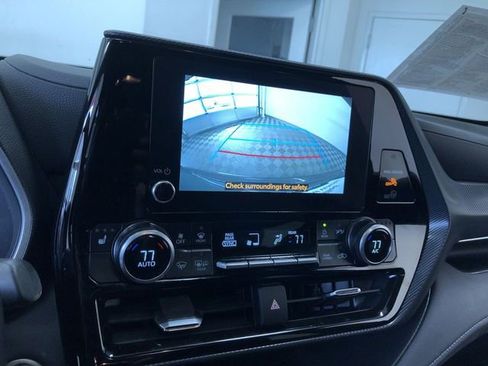 Certified 2025 Toyota Highlander XSE AWD/4WD image 28