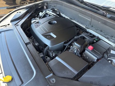 Used 2016 Volvo XC90 T6 Momentum w/ Momentum Plus Package AWD/4WD image 48