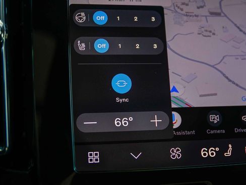 Used 2026 Volvo XC40 B5 Ultra w/ Climate Package image 29