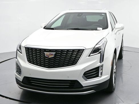 Certified 2025 Cadillac XT5 Premium Luxury image 2