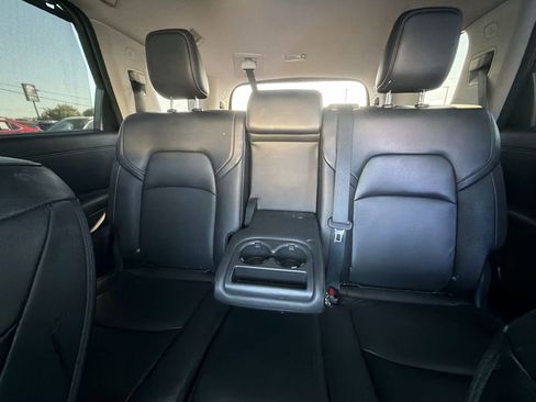 Used 2024 Nissan Pathfinder SL w/ Black Appearance Package AWD/4WD image 13