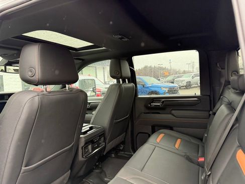 Used 2025 GMC Sierra 3500 AT4 AWD/4WD image 10
