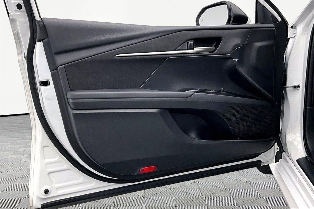 Used 2025 Toyota Camry LE FWD image 23