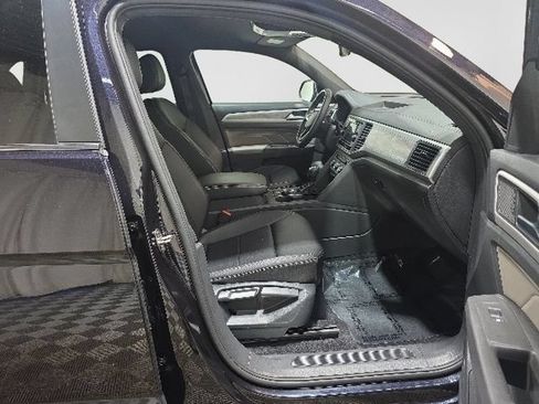 Used 2023 Volkswagen Atlas Cross Sport SE AWD/4WD image 30