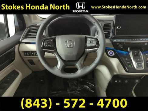 New 2026 Honda Odyssey Touring image 17