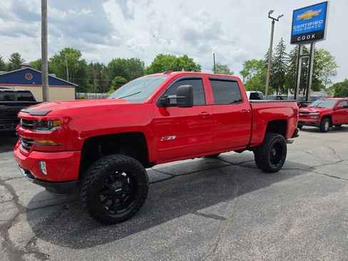 Used 2018 Chevrolet Silverado 1500 LT w/ Rally 2 Edition AWD/4WD image 3