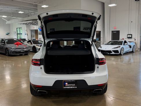 Used 2018 Porsche Macan AWD/4WD image 19