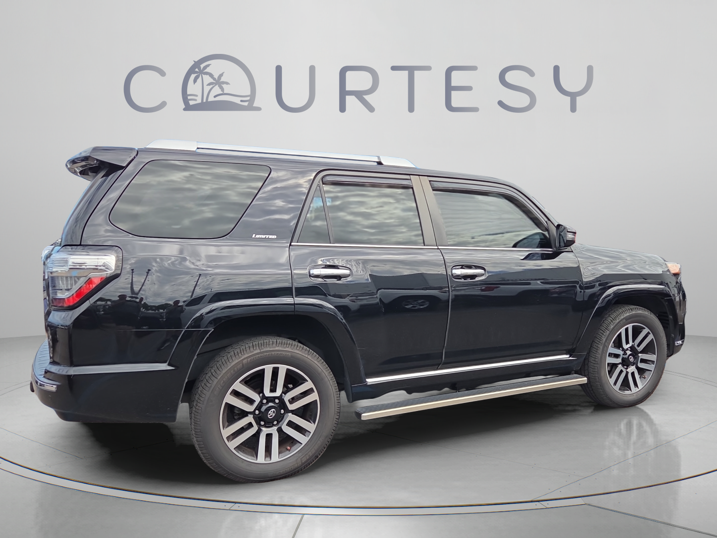 Used 2021 Toyota 4Runner Limited AWD/4WD image 4