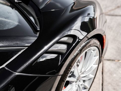 Used 2024 McLaren Artura RWD image 9